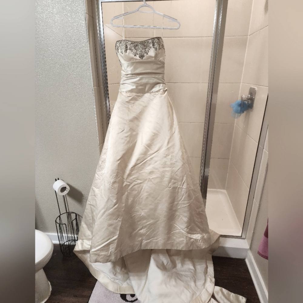 Wedding dress